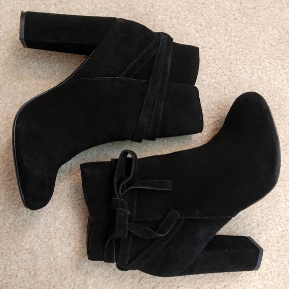 Steve Madden Shoes - Steve Madden black suede ankle boots